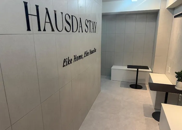 Hausda Private Bathroom Queen Picture Window
